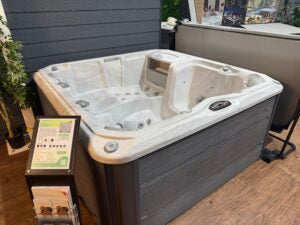 EX-DISPLAY - Sundance - 780 Bristol Hot Tub