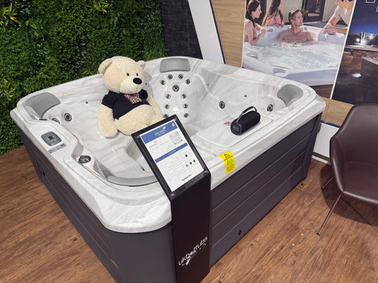 EX-DISPLAY - Sundance - 680 Prado Hot Tub